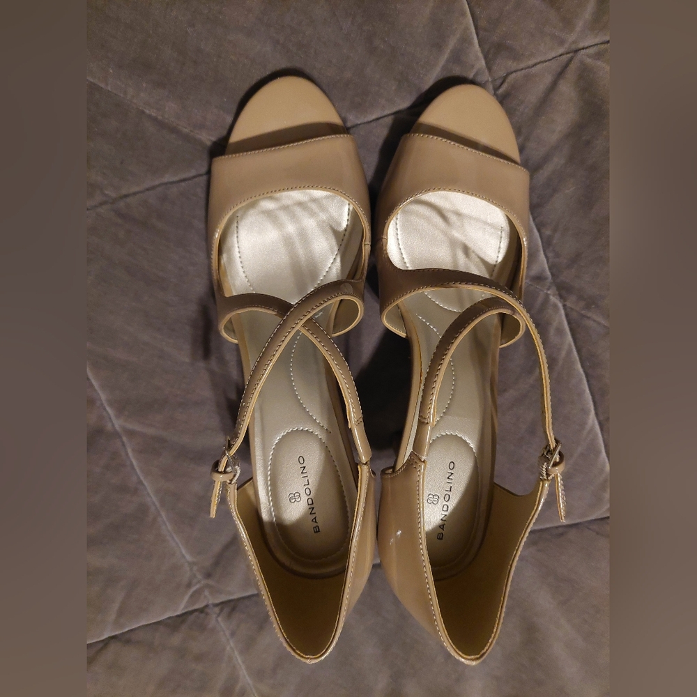 Bandolino Women's Tan Sandals